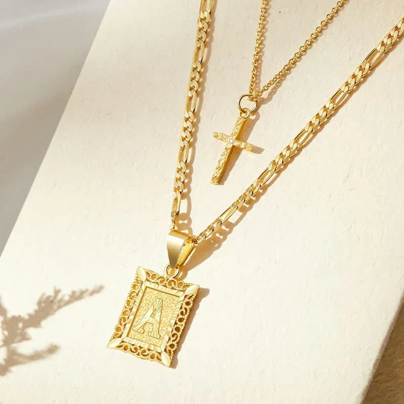 Conjunto Collar Cruz con Inicial | Oro