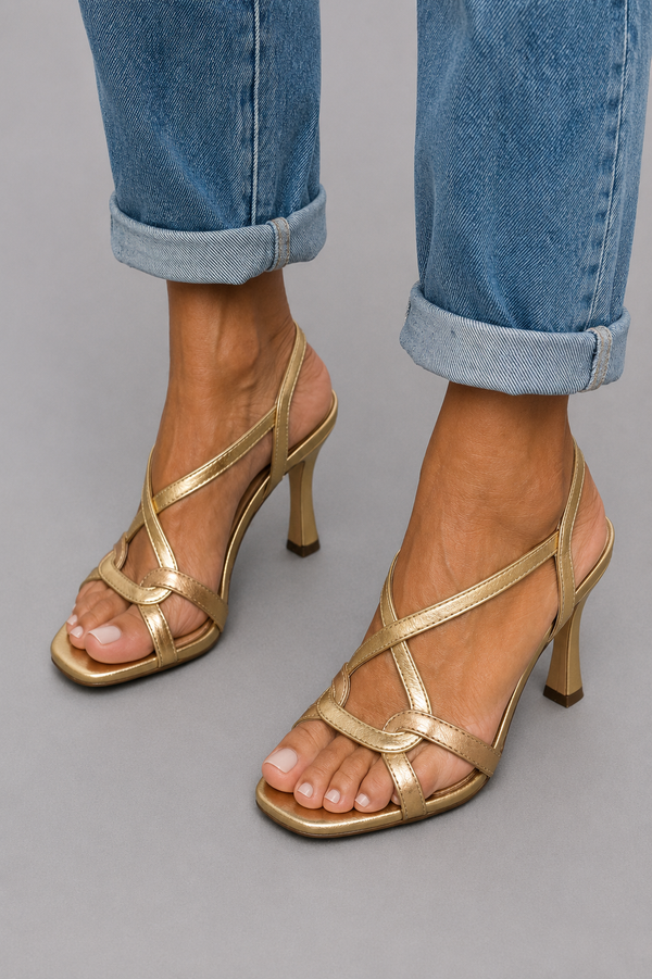 Lucía | Tacones con Encanto Dorado de Verano