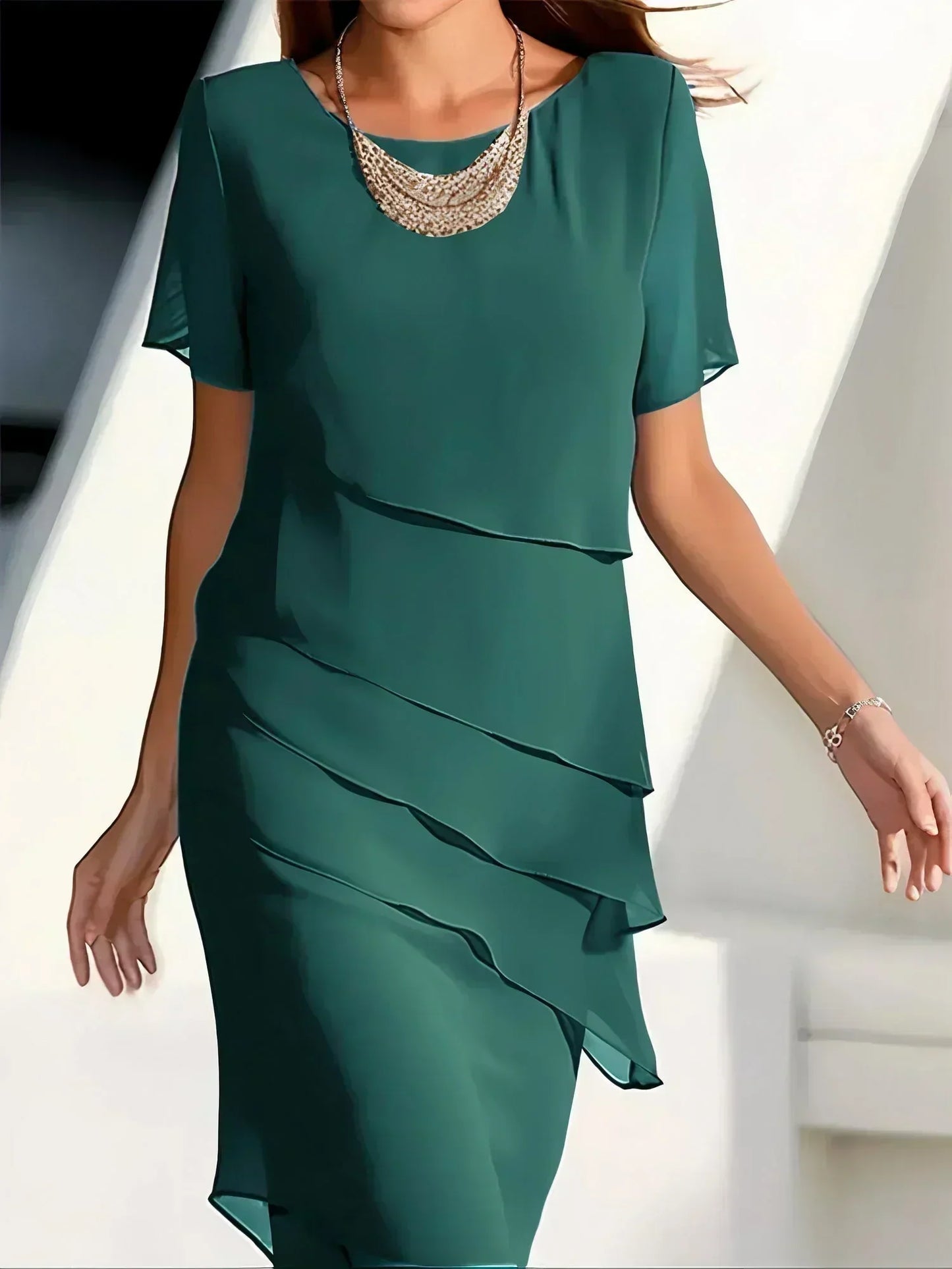 Anastasia - Vestido midi con capas