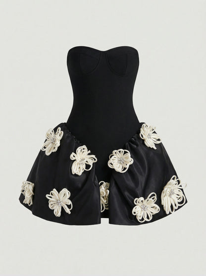 Carolina - Vestido mini con apliques florales y bandage de Leona