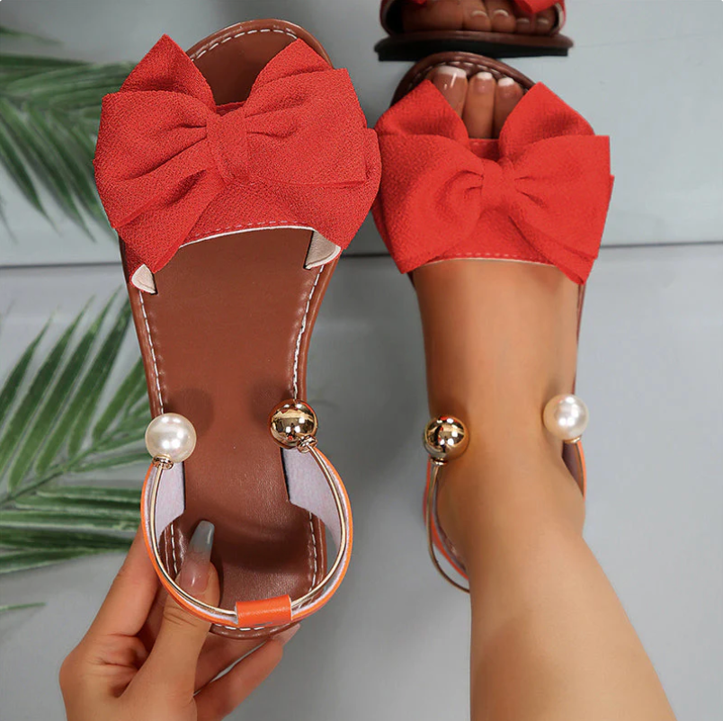Sandalias con lazo y cierre de perlas